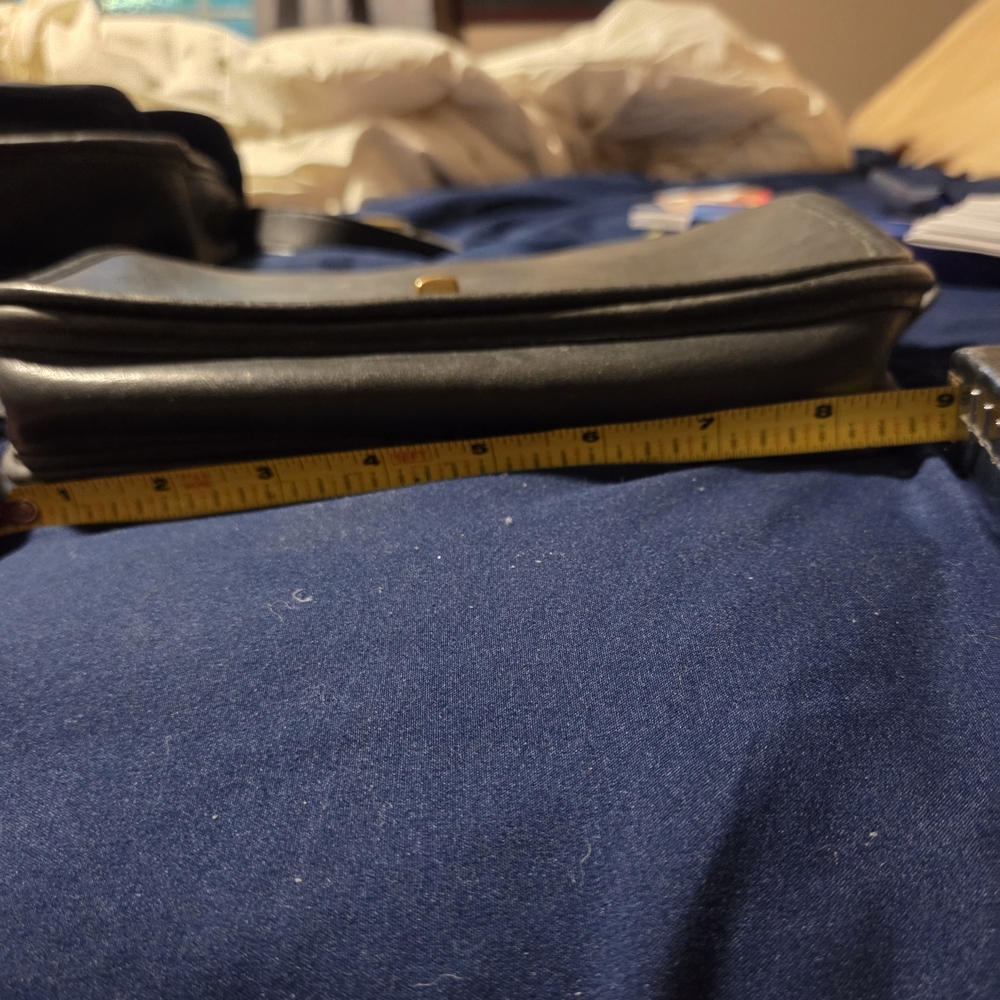 Coach Handbag. - Picture 7 of 9